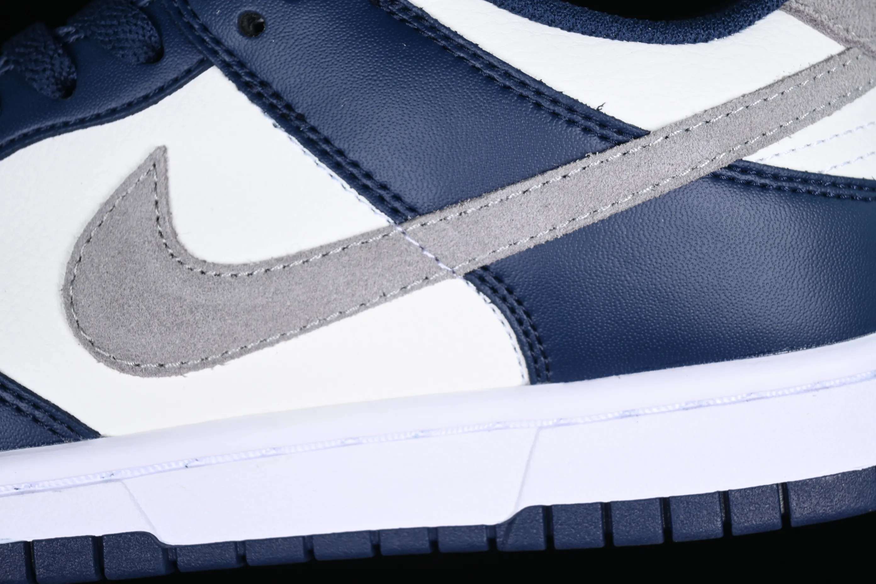 All categories Nk SB Dunk series Nk SB Dunk Low low-top sneakers Nk Dunk Low "Midnight Navy" blue and white SB low-top sports and leisure sneakers FD9749-400